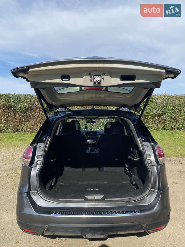 Позашляховик / Кросовер Nissan Rogue 2016 в Чернівцях