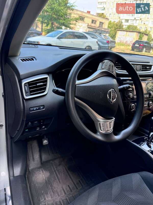 Позашляховик / Кросовер Nissan Rogue 2016 в Кривому Розі