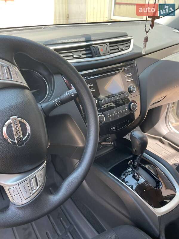 Позашляховик / Кросовер Nissan Rogue 2016 в Кривому Розі