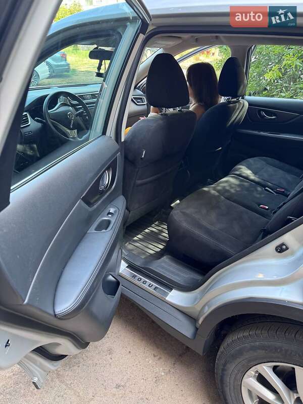 Позашляховик / Кросовер Nissan Rogue 2016 в Кривому Розі