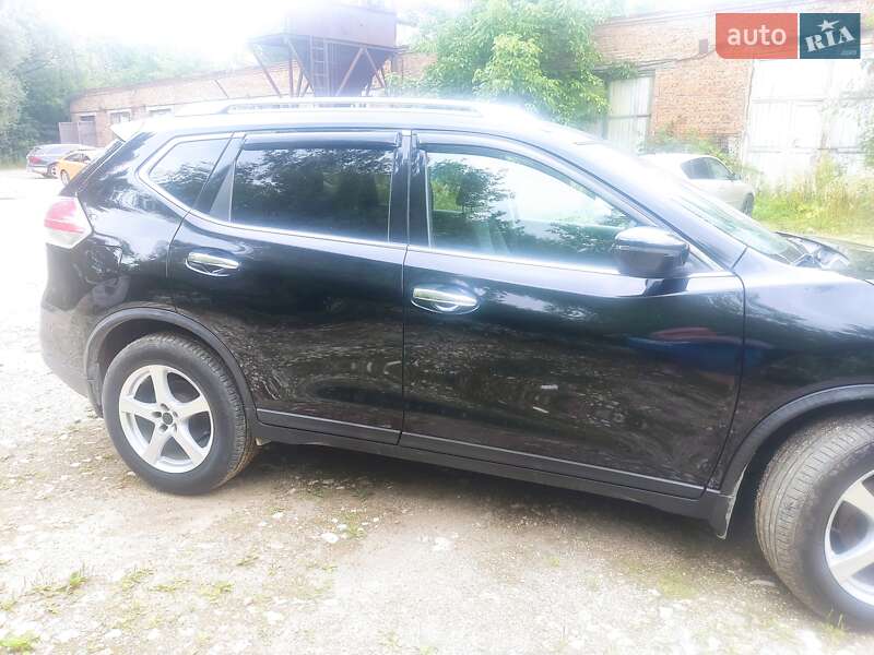 Внедорожник / Кроссовер Nissan Rogue 2016 в Тернополе
