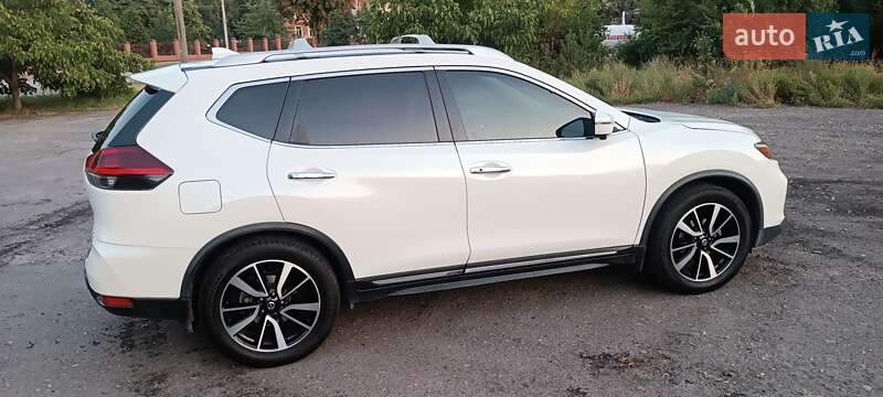 Внедорожник / Кроссовер Nissan Rogue 2018 в Кривом Роге
