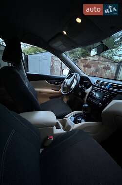 Позашляховик / Кросовер Nissan Rogue 2015 в 