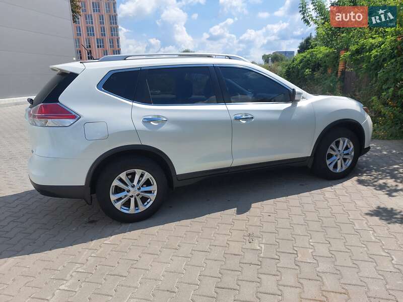Внедорожник / Кроссовер Nissan Rogue 2015 в Киеве