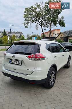 Позашляховик / Кросовер Nissan Rogue 2014 в Ужгороді