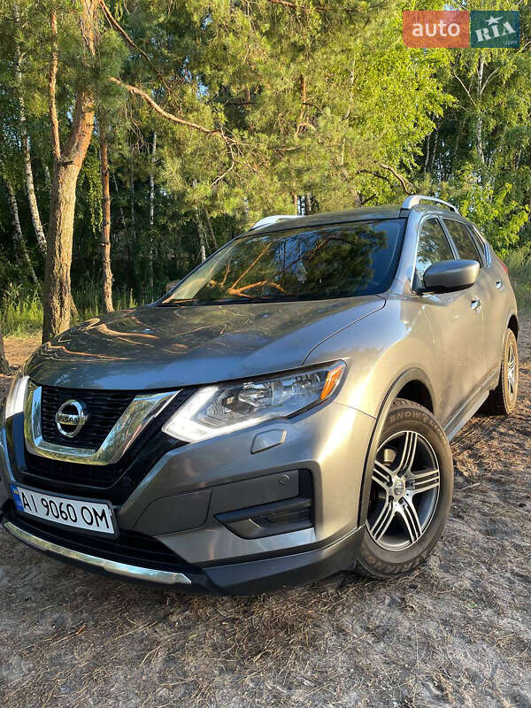 Позашляховик / Кросовер Nissan Rogue 2017 в Переяславі