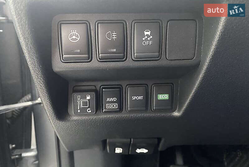 Позашляховик / Кросовер Nissan Rogue 2017 в Переяславі