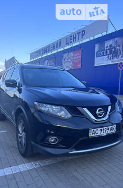 Внедорожник / Кроссовер Nissan Rogue 2014 в Нововолынске