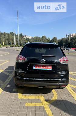 Внедорожник / Кроссовер Nissan Rogue 2014 в Ровно