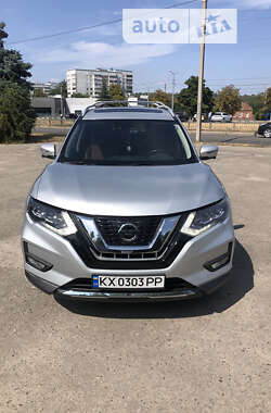 Внедорожник / Кроссовер Nissan Rogue 2017 в Харькове