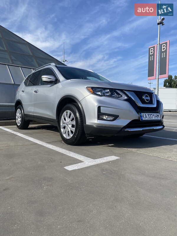 Позашляховик / Кросовер Nissan Rogue 2016 в Києві