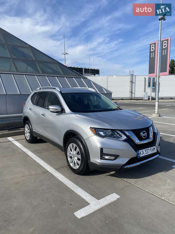 Позашляховик / Кросовер Nissan Rogue 2016 в Києві