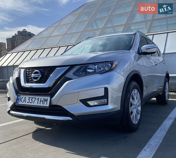 Позашляховик / Кросовер Nissan Rogue 2016 в Києві