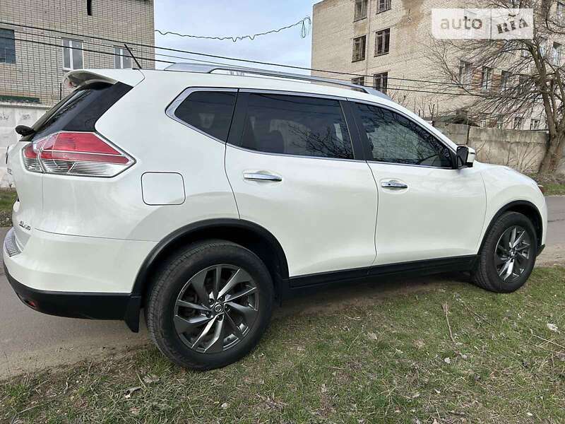 Внедорожник / Кроссовер Nissan Rogue 2016 в Николаеве
