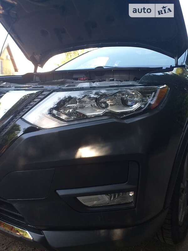 Позашляховик / Кросовер Nissan Rogue 2016 в Івано-Франківську