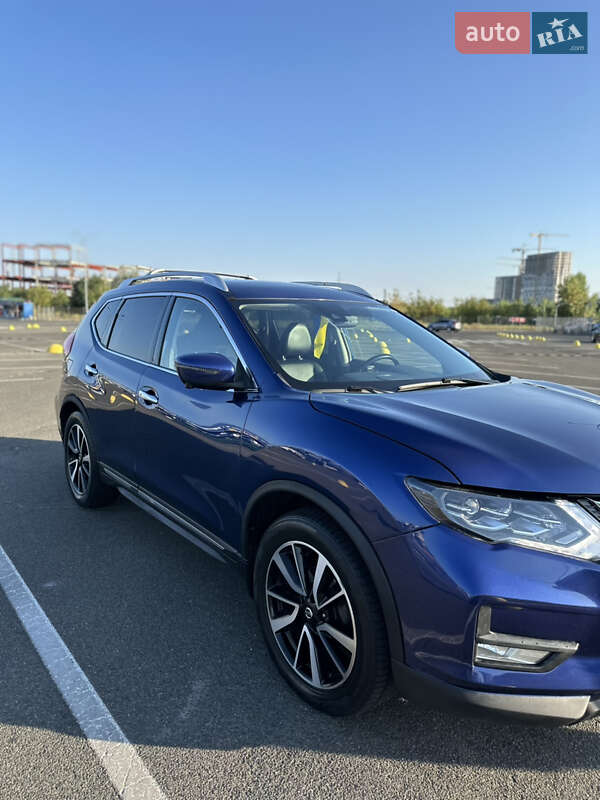 Внедорожник / Кроссовер Nissan Rogue 2018 в Киеве