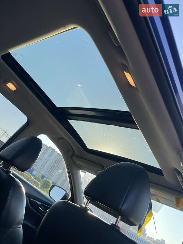 Внедорожник / Кроссовер Nissan Rogue 2018 в Киеве