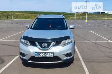 Позашляховик / Кросовер Nissan Rogue 2015 в Рівному