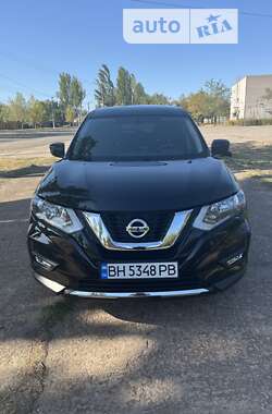 Внедорожник / Кроссовер Nissan Rogue 2016 в Кривом Роге