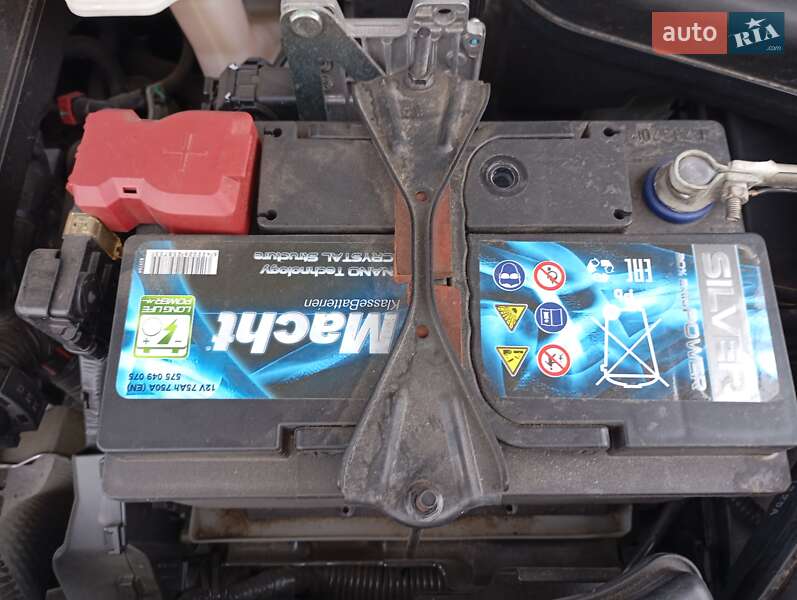 Позашляховик / Кросовер Nissan Rogue 2016 в Ірпені