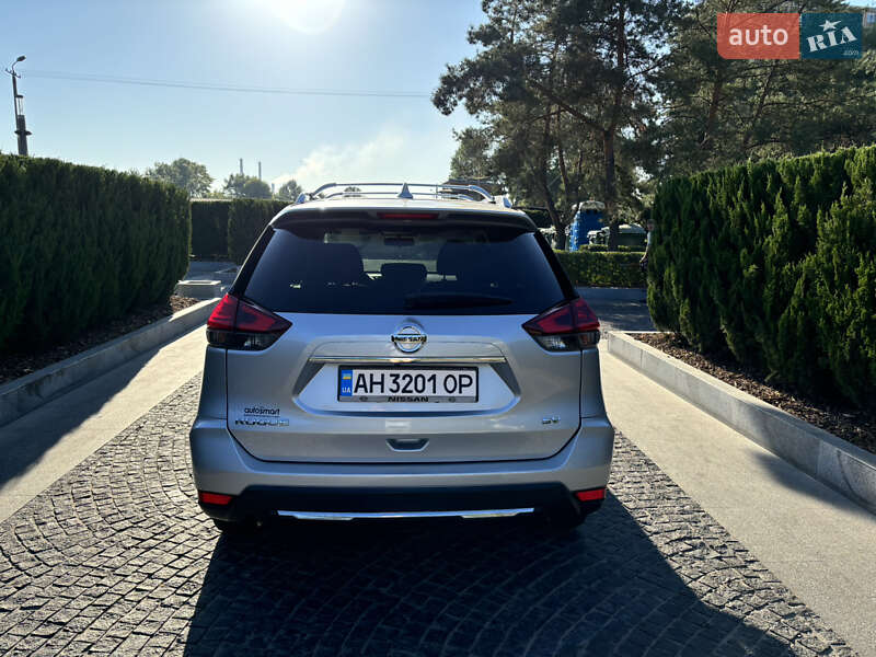 Внедорожник / Кроссовер Nissan Rogue 2018 в Краматорске