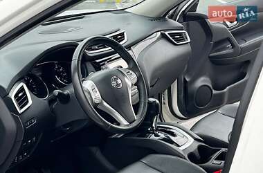 Внедорожник / Кроссовер Nissan Rogue 2014 в Львове