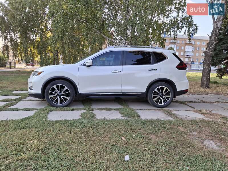 Позашляховик / Кросовер Nissan Rogue 2019 в Переяславі