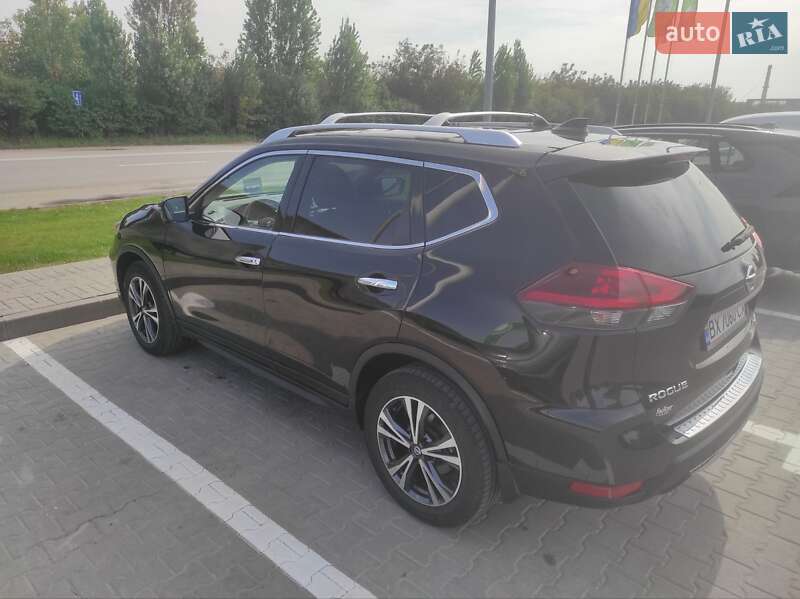 Внедорожник / Кроссовер Nissan Rogue 2018 в Каменец-Подольском