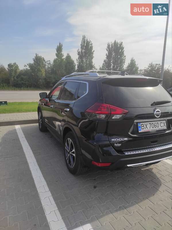 Внедорожник / Кроссовер Nissan Rogue 2018 в Каменец-Подольском