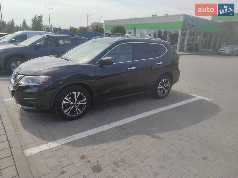 Внедорожник / Кроссовер Nissan Rogue 2018 в Каменец-Подольском