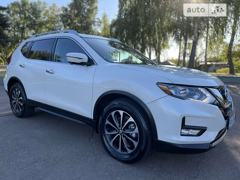 Позашляховик / Кросовер Nissan Rogue 2017 в Житомирі