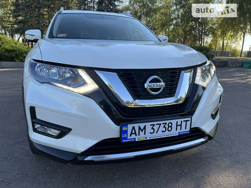 Позашляховик / Кросовер Nissan Rogue 2017 в Житомирі