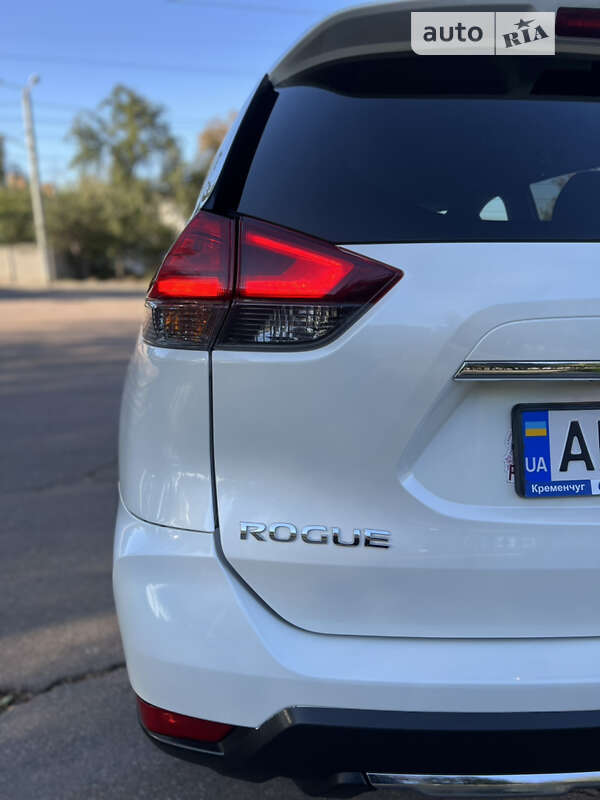 Позашляховик / Кросовер Nissan Rogue 2017 в Житомирі