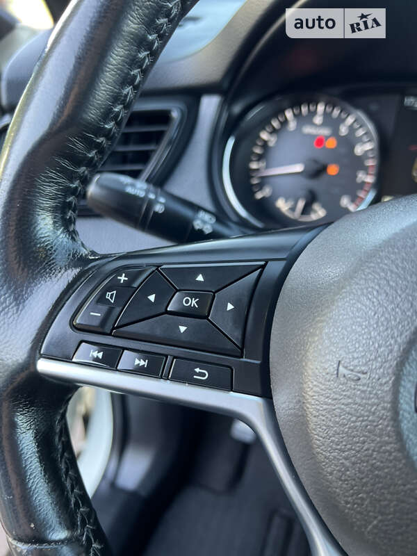 Позашляховик / Кросовер Nissan Rogue 2017 в Житомирі