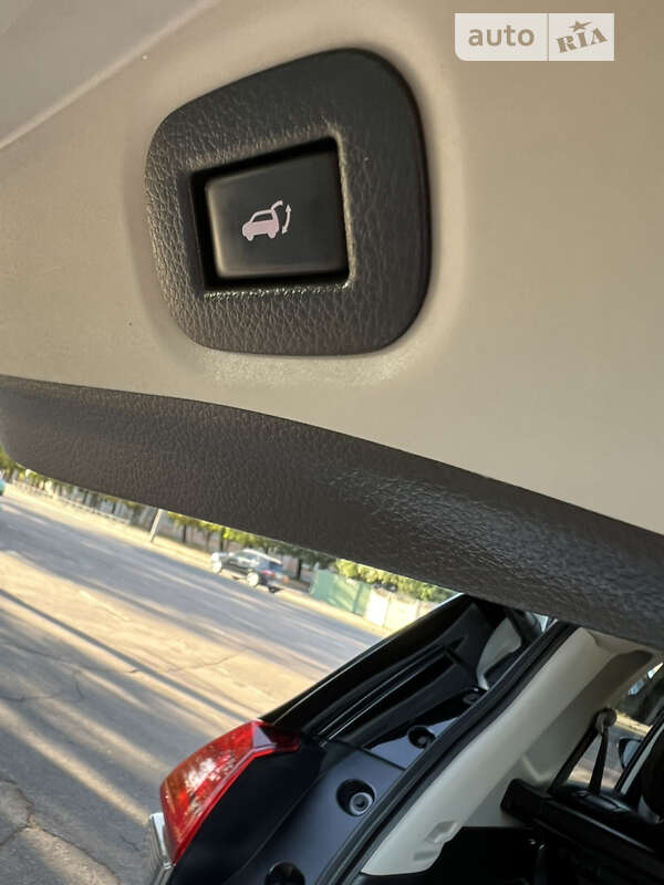 Позашляховик / Кросовер Nissan Rogue 2017 в Житомирі