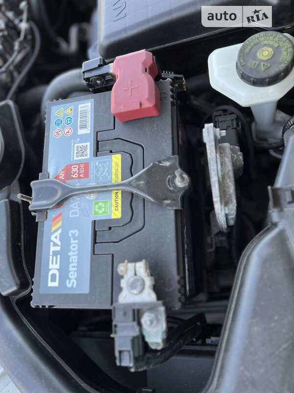 Позашляховик / Кросовер Nissan Rogue 2017 в Житомирі