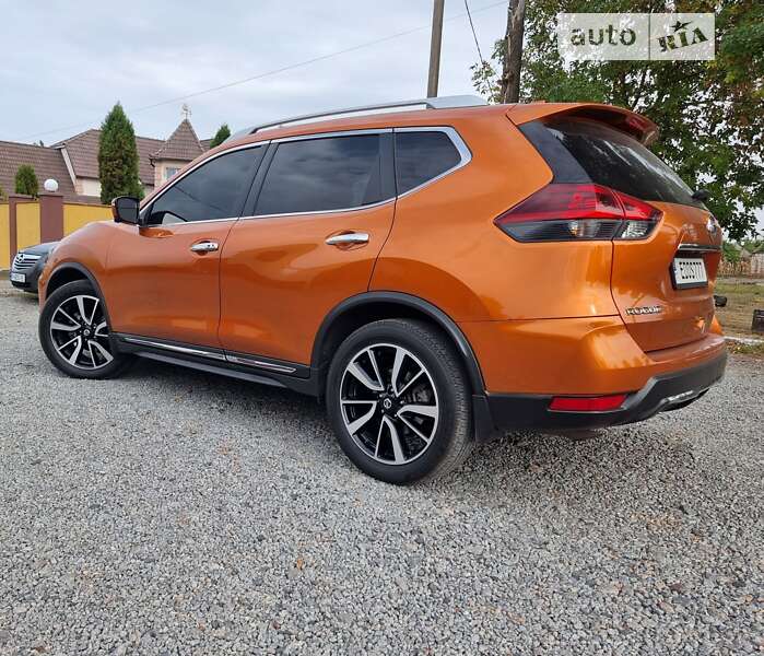 Внедорожник / Кроссовер Nissan Rogue 2018 в Сумах
