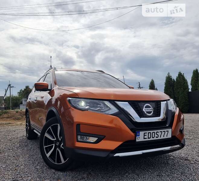 Внедорожник / Кроссовер Nissan Rogue 2018 в Сумах