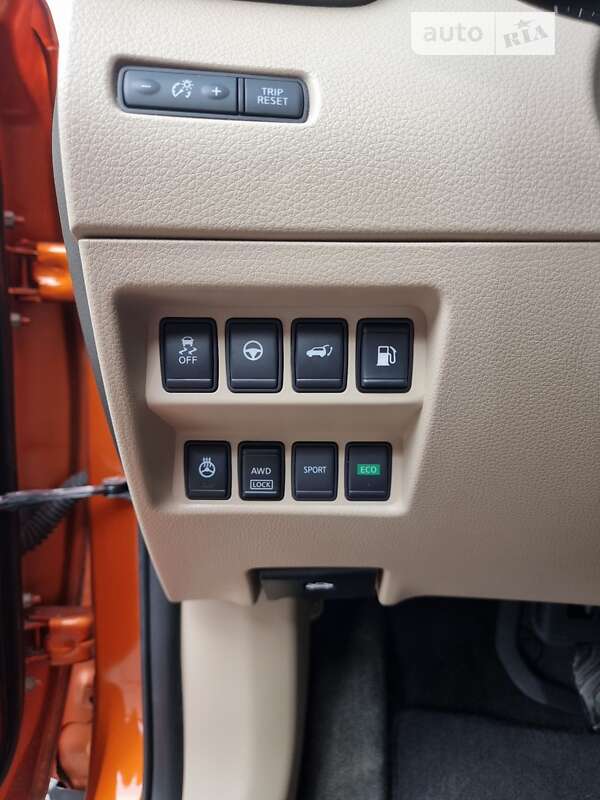 Внедорожник / Кроссовер Nissan Rogue 2018 в Сумах