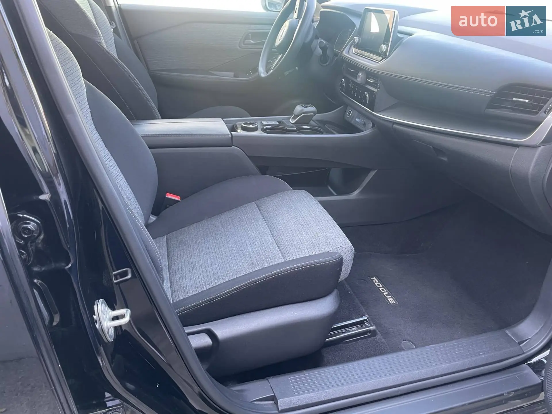2020 Nissan Rogue - мініатюра 17