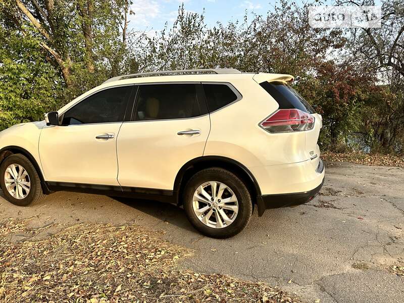 Внедорожник / Кроссовер Nissan Rogue 2014 в Краснограде