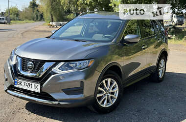 Внедорожник / Кроссовер Nissan Rogue 2018 в Ровно