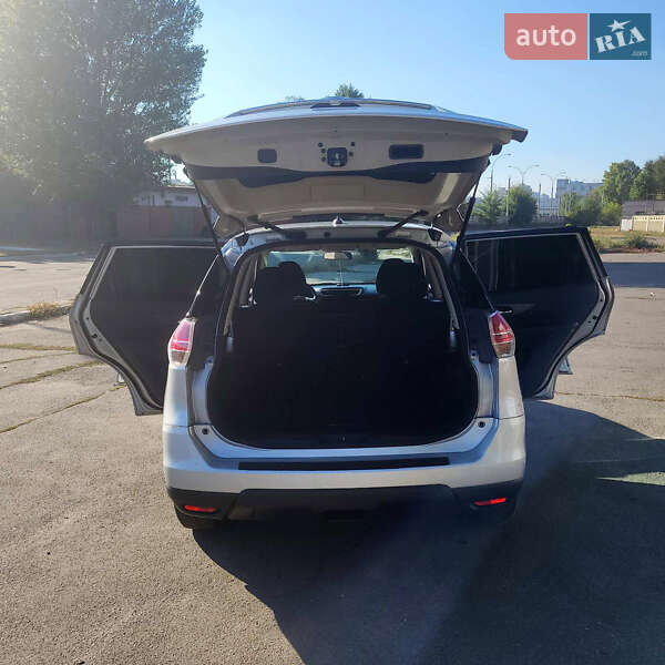 Внедорожник / Кроссовер Nissan Rogue 2016 в Киеве