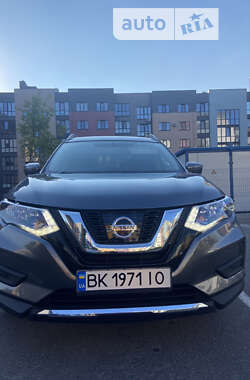 Позашляховик / Кросовер Nissan Rogue 2017 в Рівному