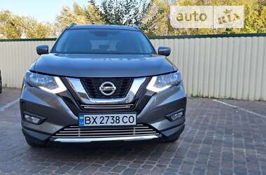 Внедорожник / Кроссовер Nissan Rogue 2017 в Хмельницком