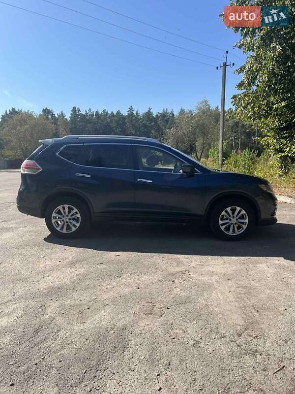 Позашляховик / Кросовер Nissan Rogue 2016 в Коростишеві