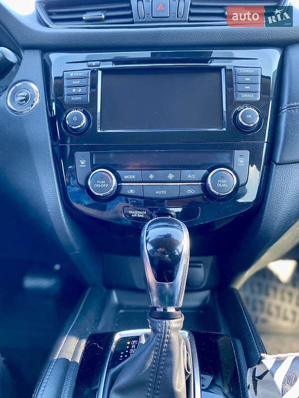 Позашляховик / Кросовер Nissan Rogue 2018 в Львові