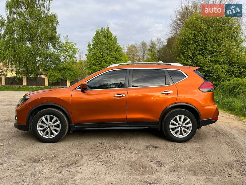 Позашляховик / Кросовер Nissan Rogue 2017 в Львові