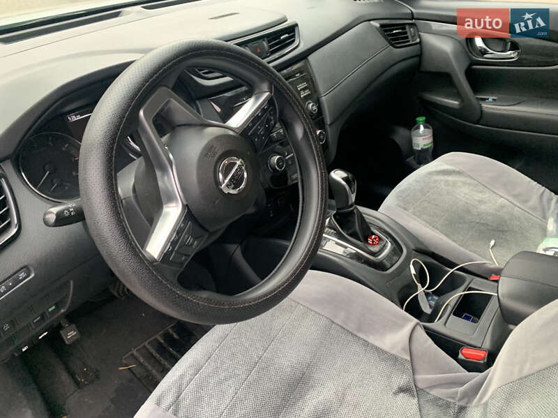 Позашляховик / Кросовер Nissan Rogue 2016 в Львові