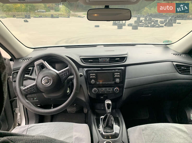 Позашляховик / Кросовер Nissan Rogue 2016 в Львові